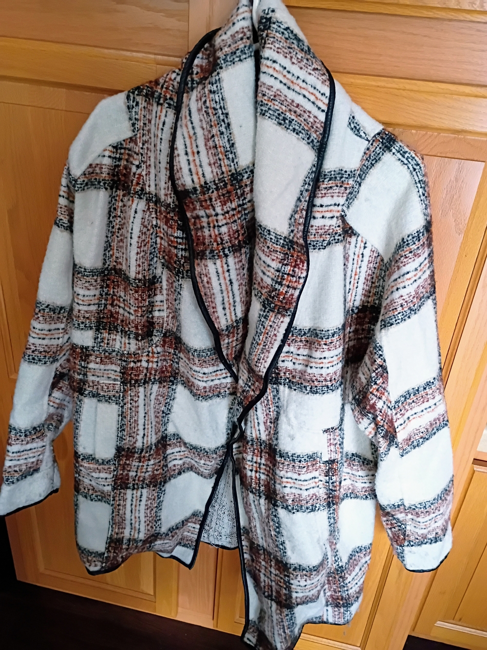 mercer & madison Cream and Brown Plaid Open-Front Coatigan
